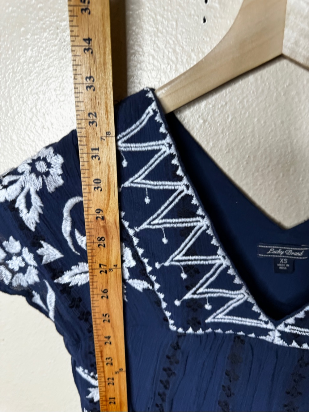 Lucky Brand Women’s XS Navy Embroidered Mini Dress Boho Short Sleeve Pockets - Picture 6 of 8